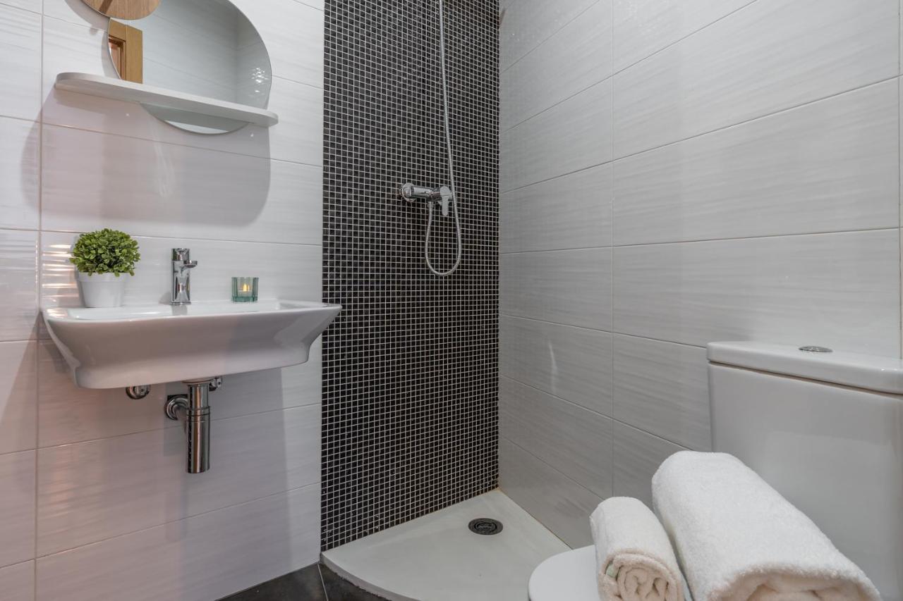 Tuguest Postigo II Catedral Apartment - Free Parking Granada Exteriör bild
