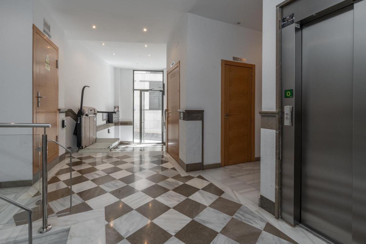 Tuguest Postigo II Catedral Apartment - Free Parking Granada Exteriör bild